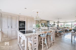 Bespoke Kitchen- click for photo gallery